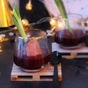 Rote Bete Suppe mit Entenbrustfilet im Glas