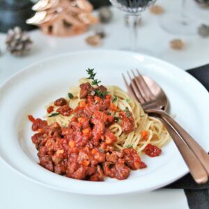 Vollkorn Spaghetti mit Wild Bolognese