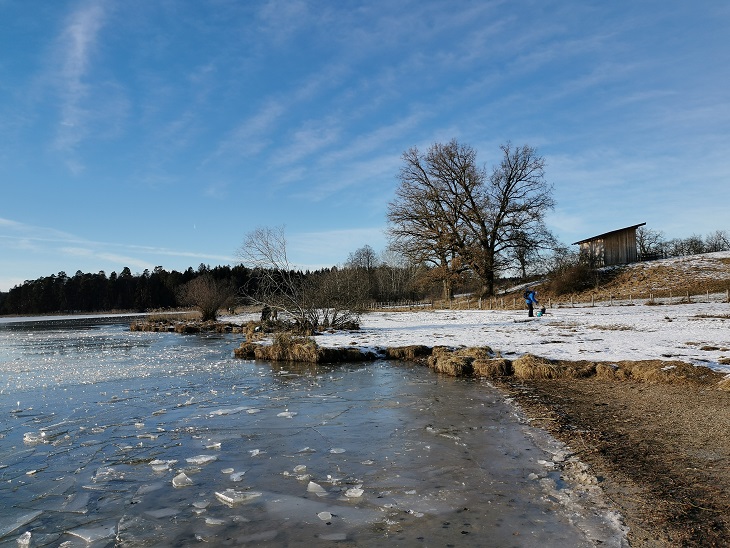 Winterspaziergang Osterseen: Badeplatz am Ostufer