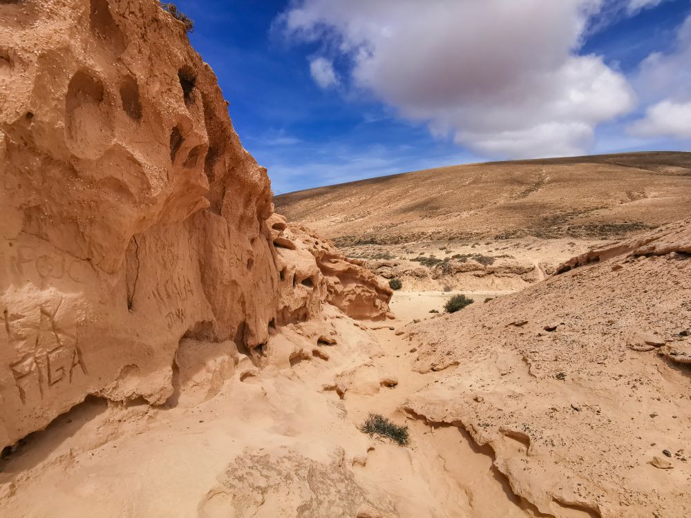 Wanderung zum Barranco de los Enamorados. Felsformationen in der Schlucht der Verliebten.