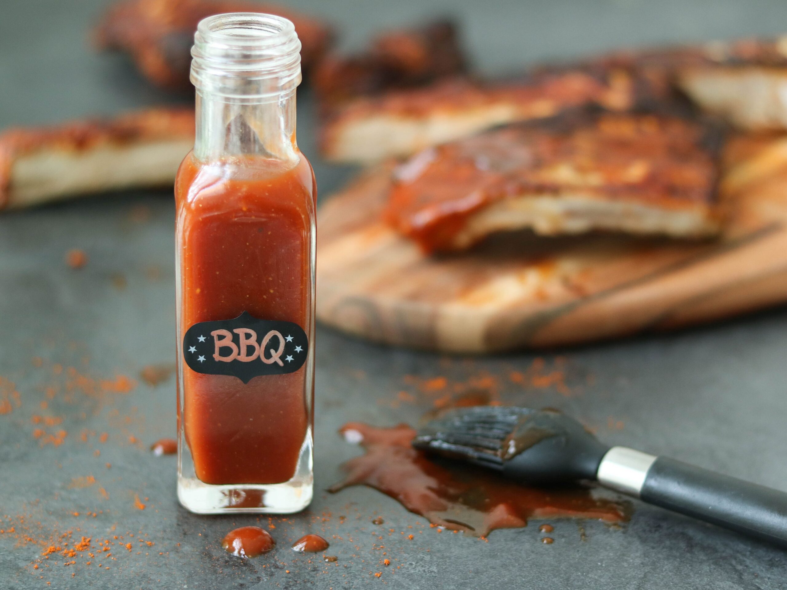 Fruchtige BBQ Sauce mit dunklem Bier