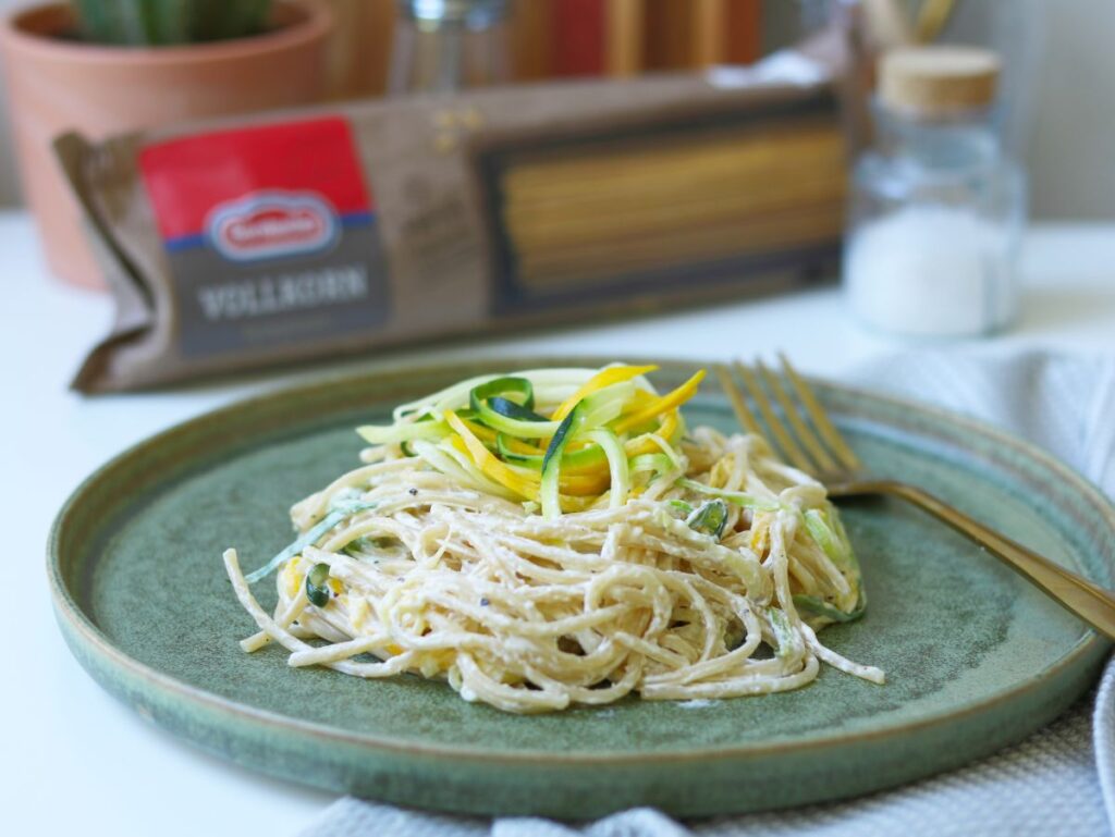 Spaghetti mit Zucchini, Mascarpone & Zitrone Julia Weigl solo travel