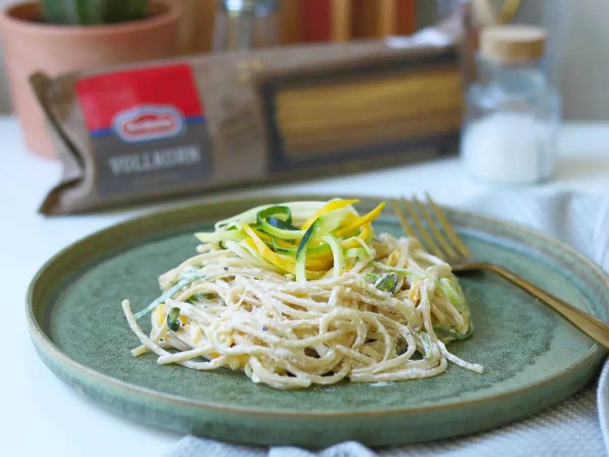 Spaghetti mit Zucchini, Mascarpone &  Zitrone